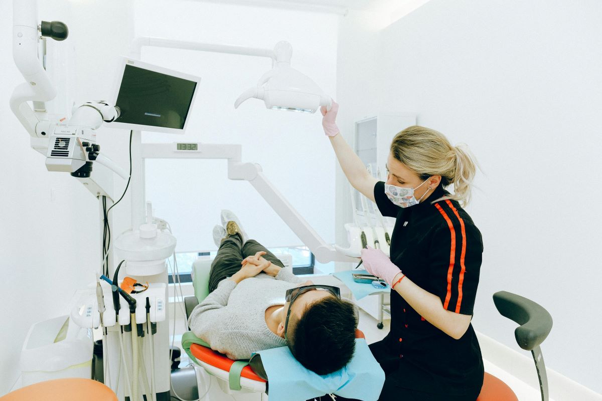 Doświadczony zespół lekarzy gwarancją najwyższej jakości usług stomatologicznych